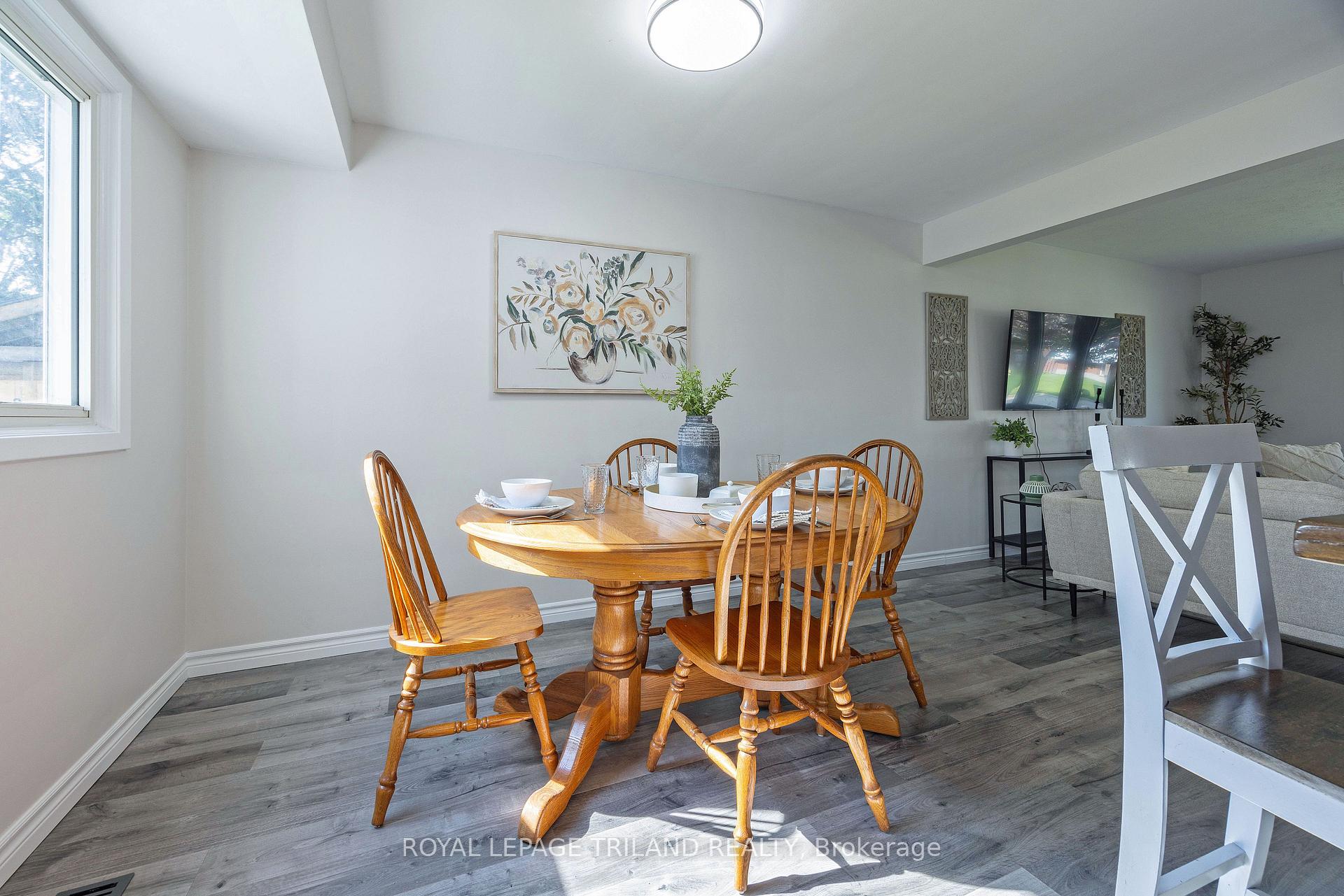 Photo 15 of 18 Laurier Road, St. Thomas — HOMEH