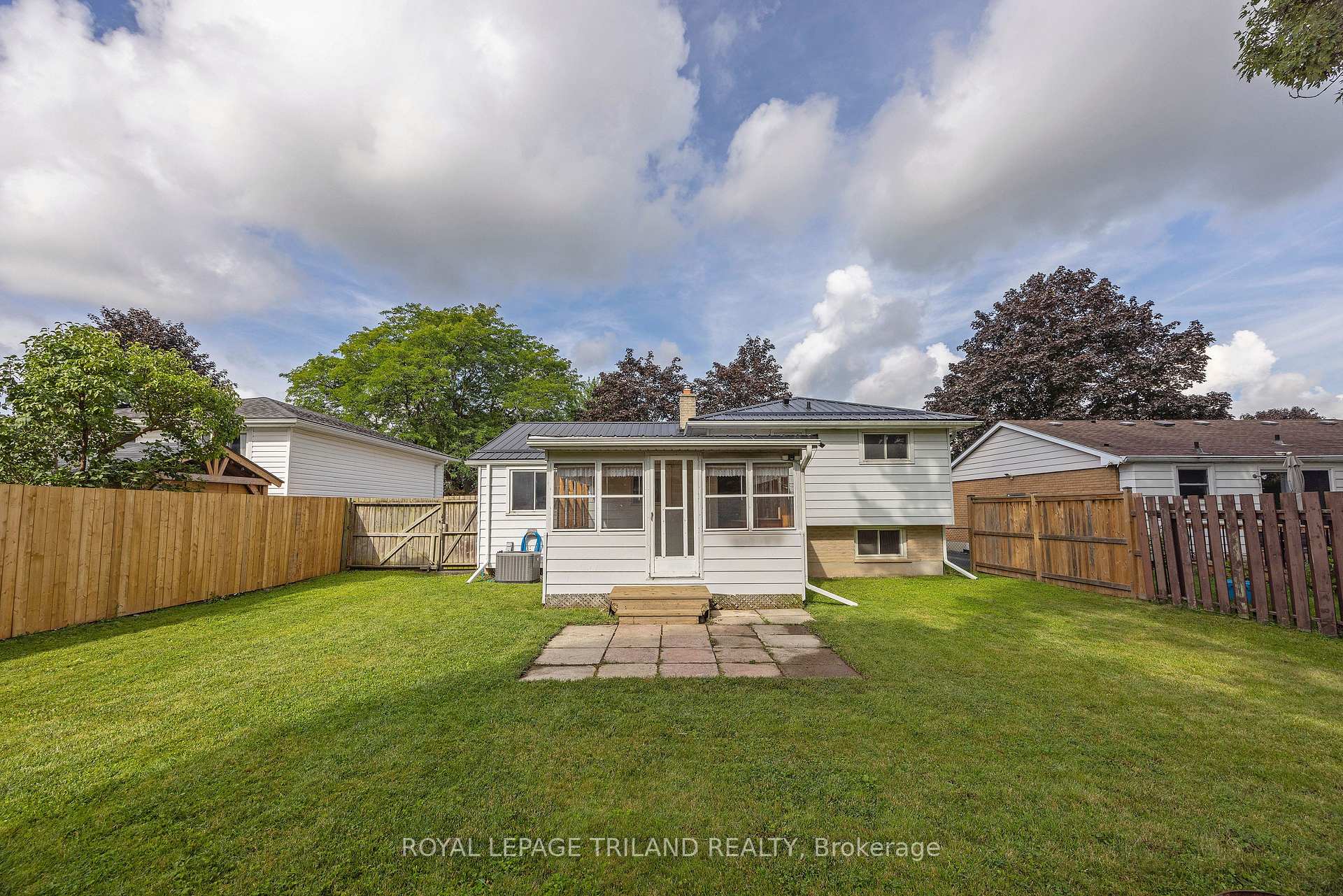 Photo 36 of 18 Laurier Road, St. Thomas — HOMEH