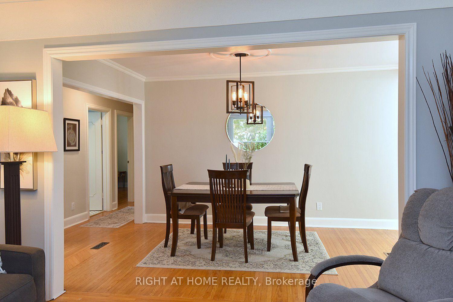 Photo 5 of 936 Boothman Avenue, Burlington, Bayview — HOMEH