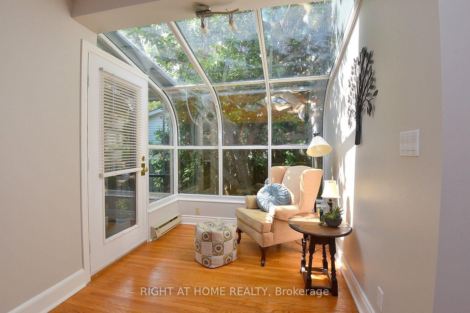 Photo 7 of 936 Boothman Avenue, Burlington, Bayview — HOMEH