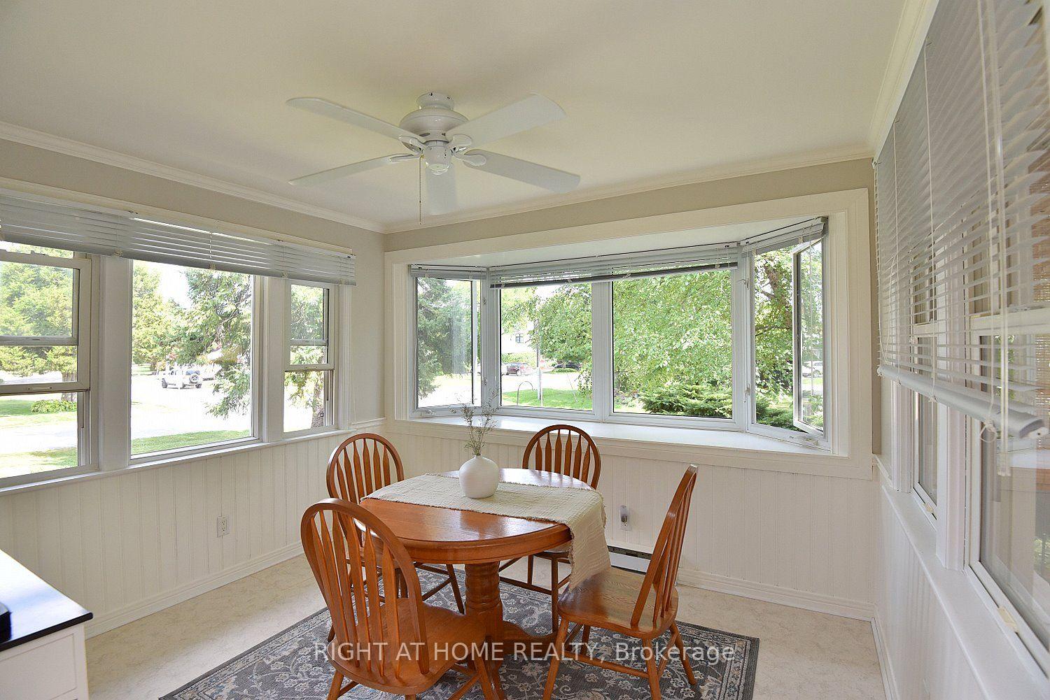 Photo 11 of 936 Boothman Avenue, Burlington, Bayview — HOMEH