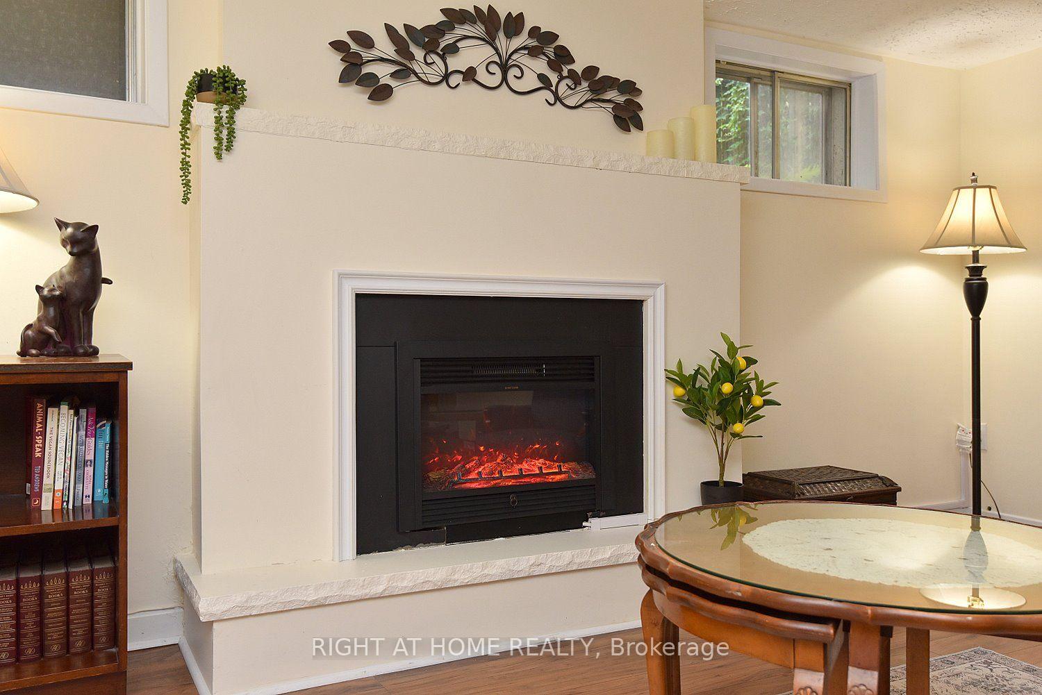 Photo 23 of 936 Boothman Avenue, Burlington, Bayview — HOMEH