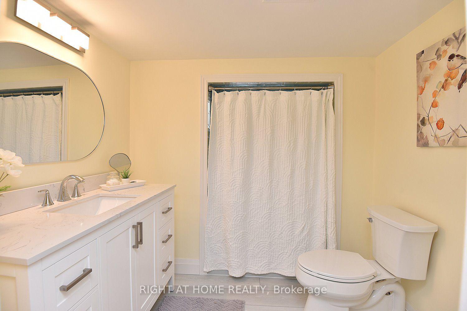 Photo 25 of 936 Boothman Avenue, Burlington, Bayview — HOMEH