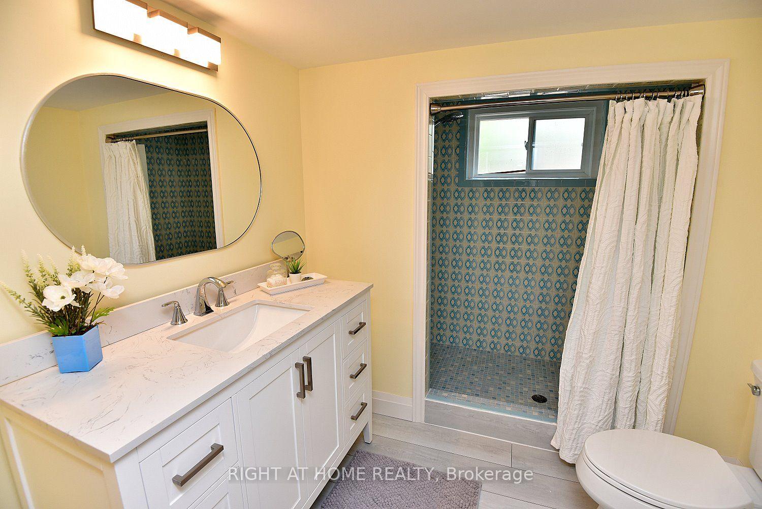 Photo 26 of 936 Boothman Avenue, Burlington, Bayview — HOMEH