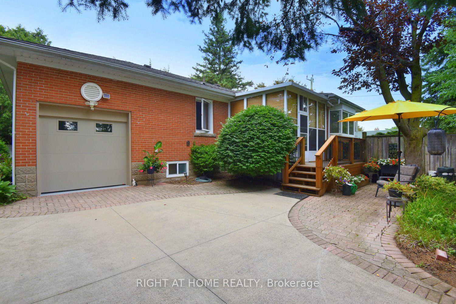 Photo 29 of 936 Boothman Avenue, Burlington, Bayview — HOMEH