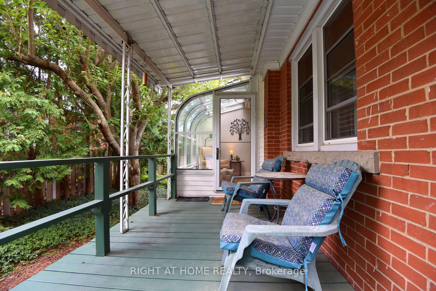 Photo 34 of 936 Boothman Avenue, Burlington, Bayview — HOMEH
