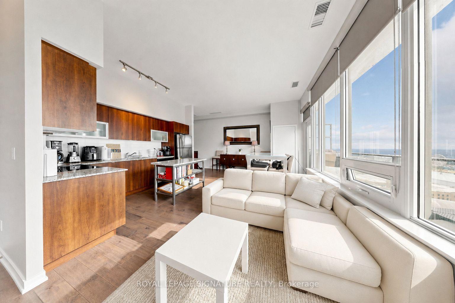 Photo of Unit PH 06, 55 East Liberty Street