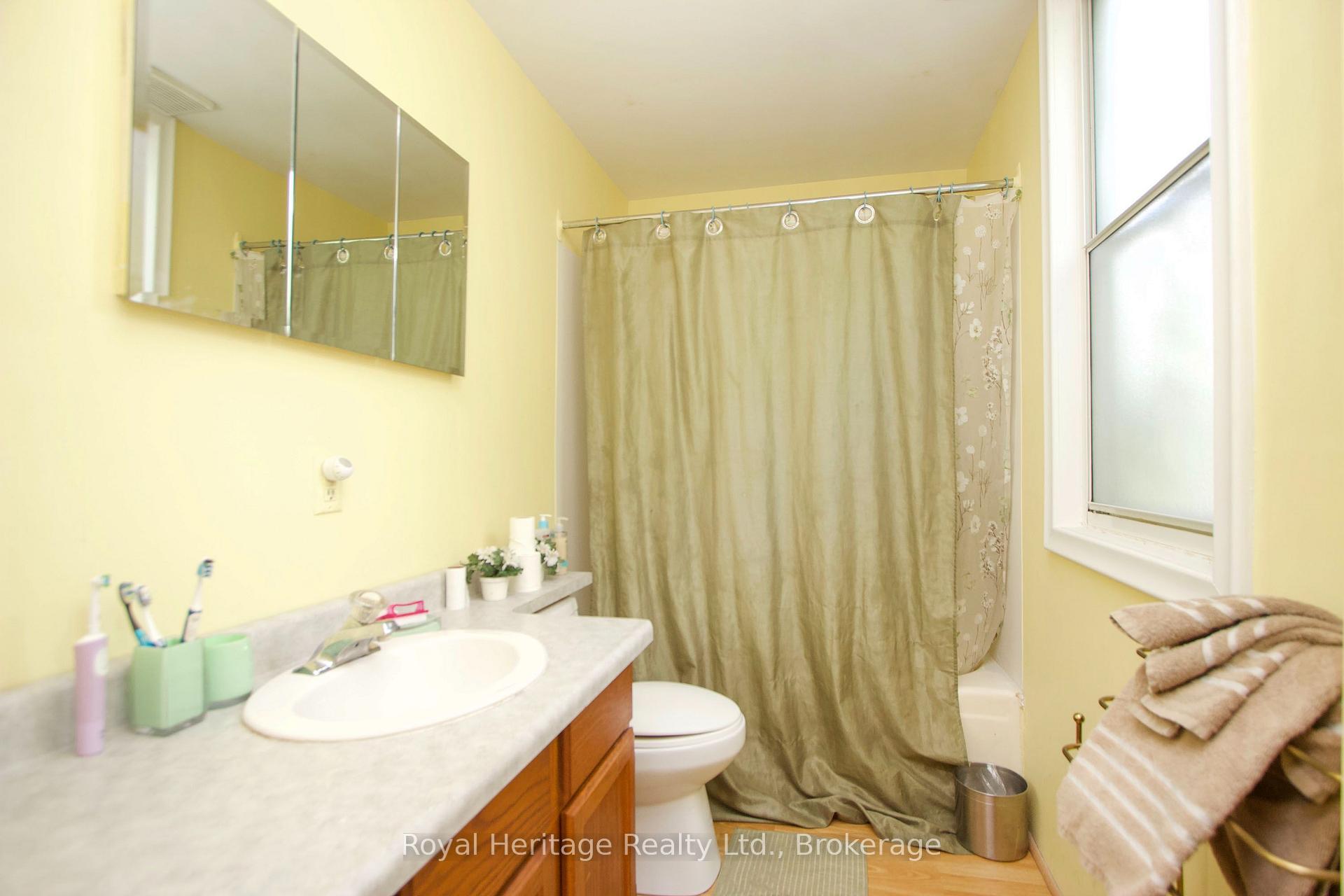 Photo 12 of 97 Westmount Street, Oshawa, Vanier — HOMEH