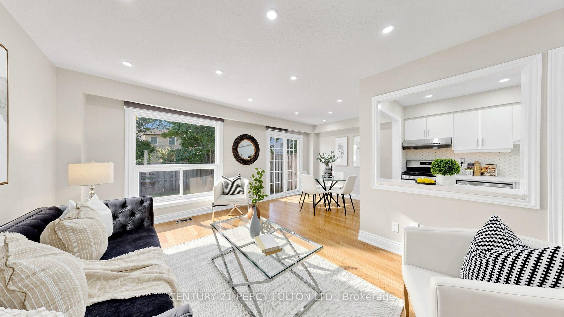 Photo 5 of Unit 33, 70 Knightsbridge Way, Markham, Markham Village — HOMEH