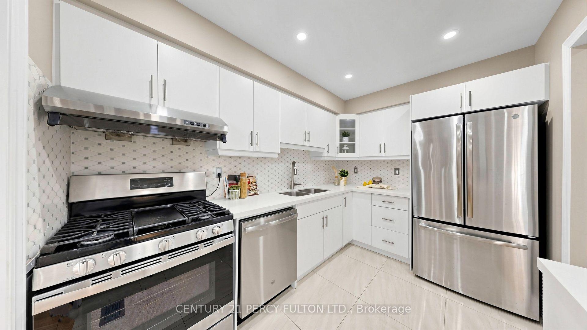 Photo 8 of Unit 33, 70 Knightsbridge Way, Markham, Markham Village — HOMEH