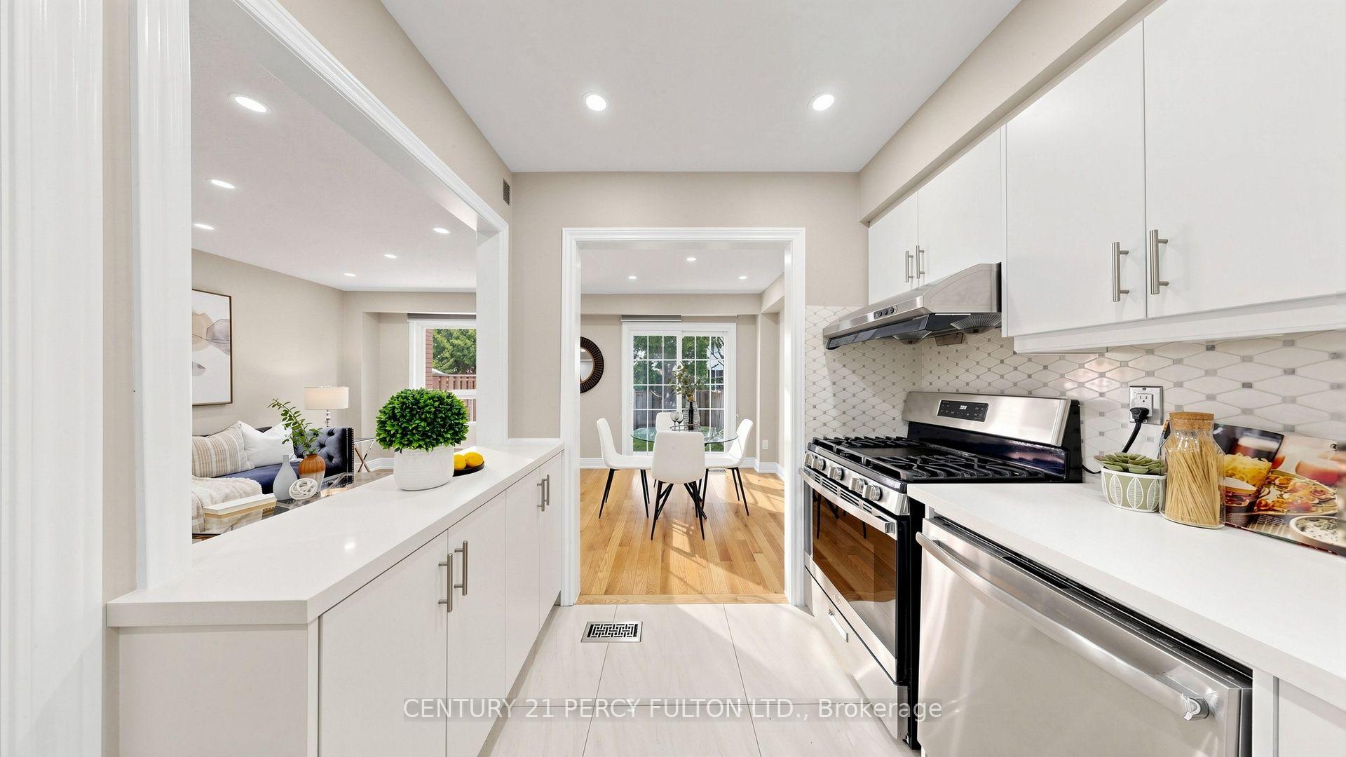 Photo 10 of Unit 33, 70 Knightsbridge Way, Markham, Markham Village — HOMEH