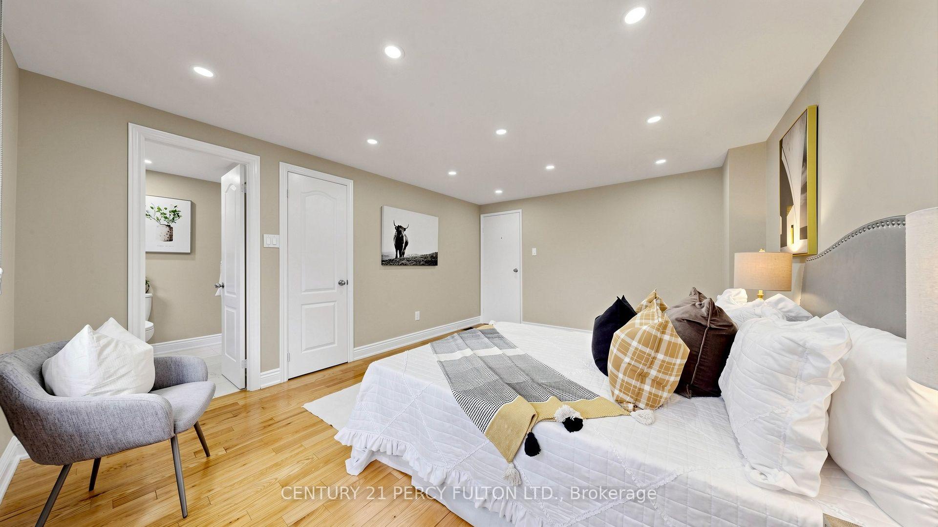 Photo 20 of Unit 33, 70 Knightsbridge Way, Markham, Markham Village — HOMEH