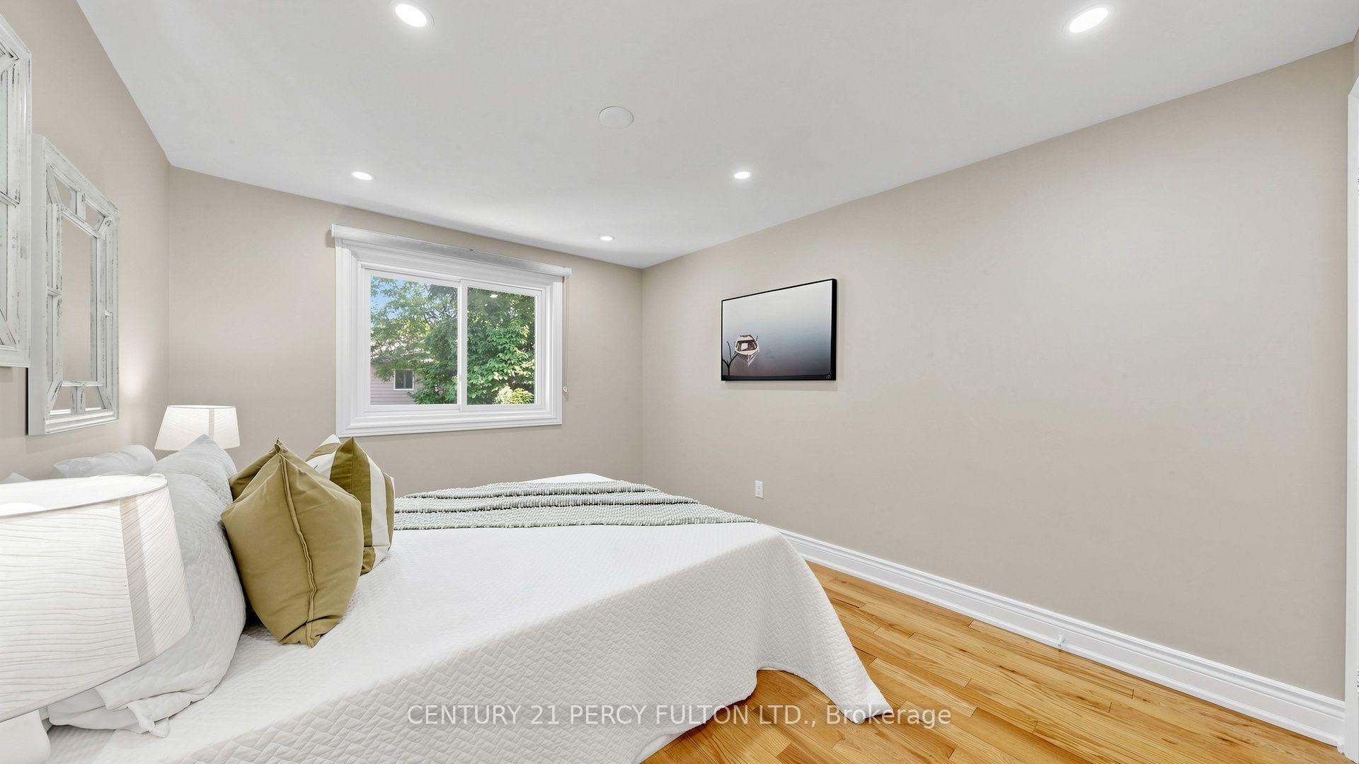 Photo 33 of Unit 33, 70 Knightsbridge Way, Markham, Markham Village — HOMEH