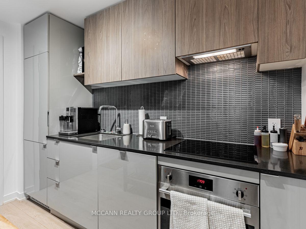 Photo 5 of Unit 332, 161 Roehampton Avenue, Toronto, Mount Pleasant West — HOMEH