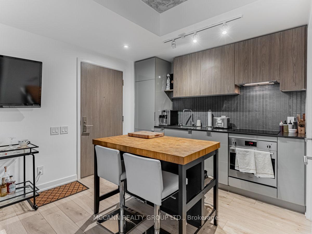 Photo 7 of Unit 332, 161 Roehampton Avenue, Toronto, Mount Pleasant West — HOMEH