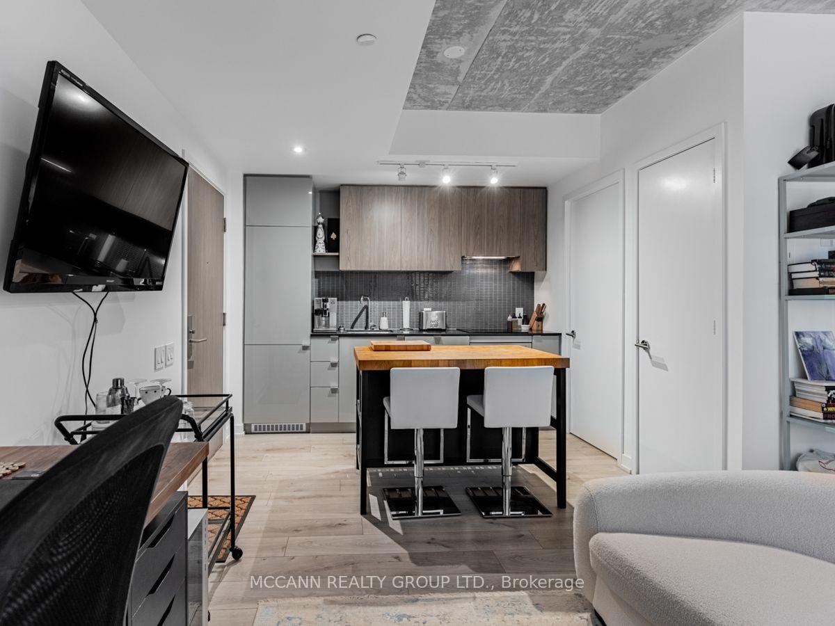 Photo 8 of Unit 332, 161 Roehampton Avenue, Toronto, Mount Pleasant West — HOMEH