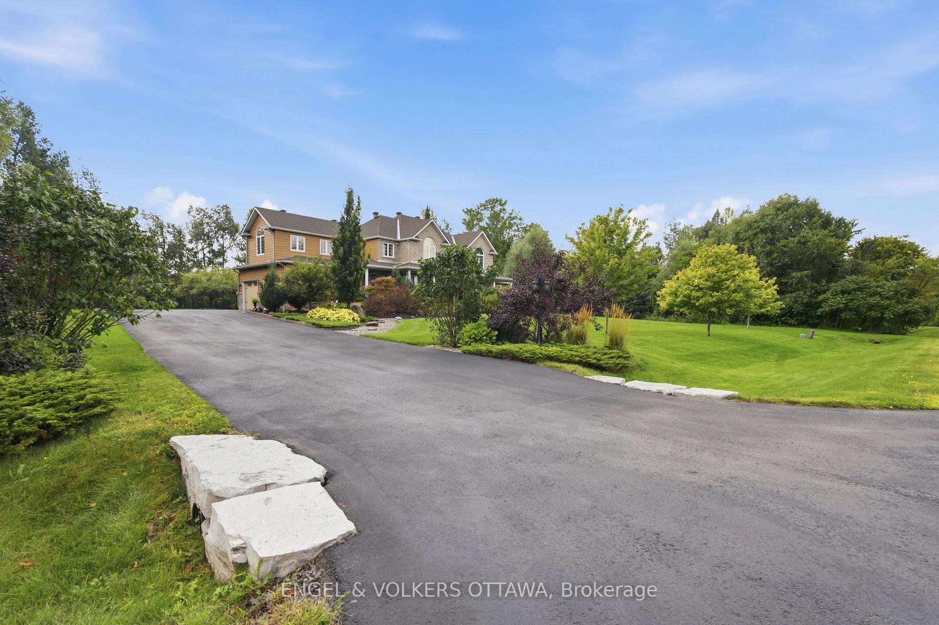 Photo 42 of 6622 Blossom Trail Drive, Ottawa, Greely — HOMEH