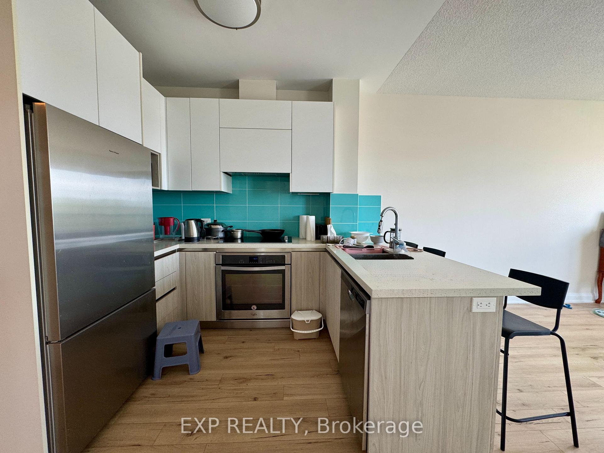 Photo 4 of Unit 321, 25 Water Walk Drive, Markham, Unionville — HOMEH