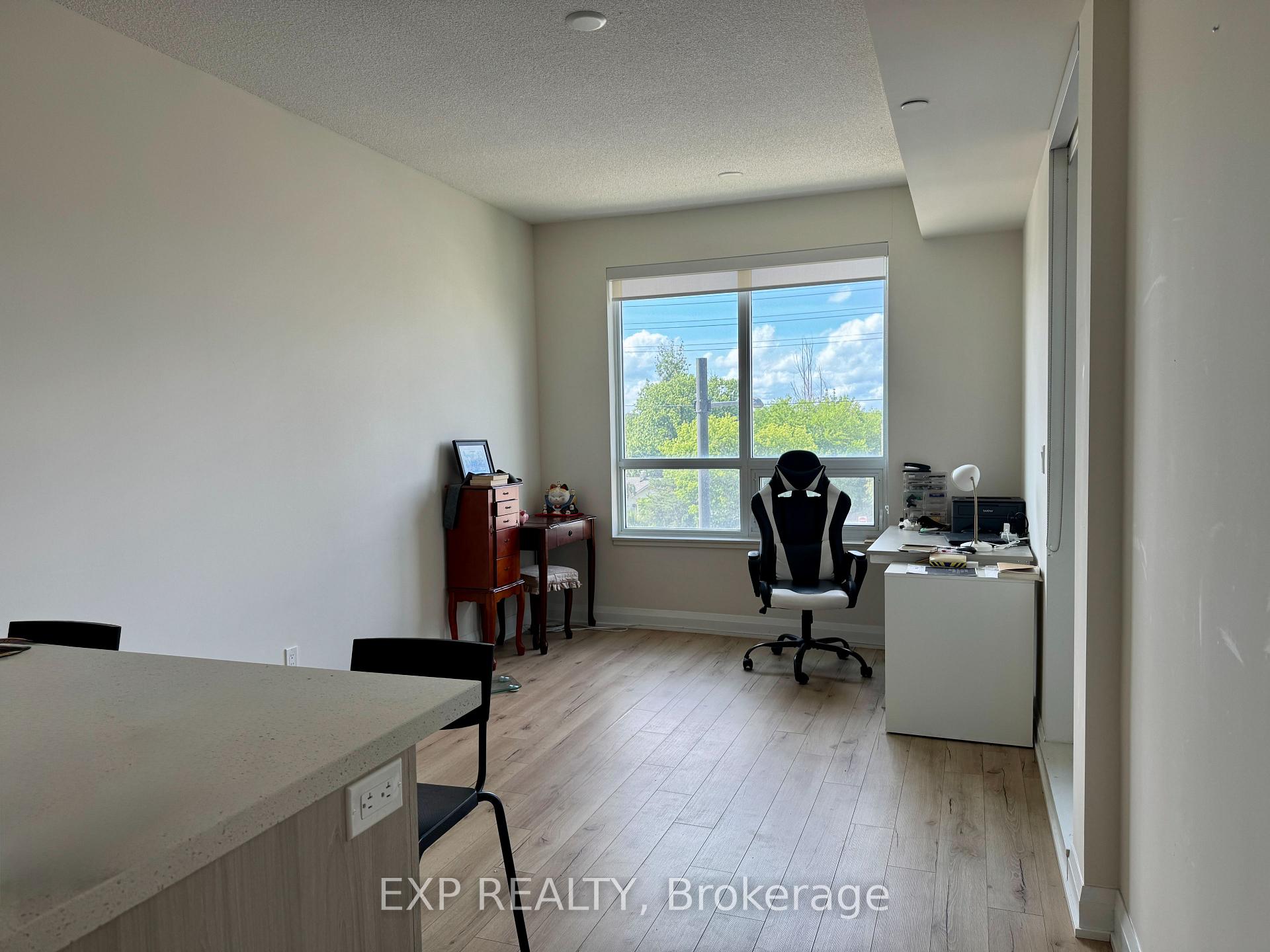 Photo 8 of Unit 321, 25 Water Walk Drive, Markham, Unionville — HOMEH
