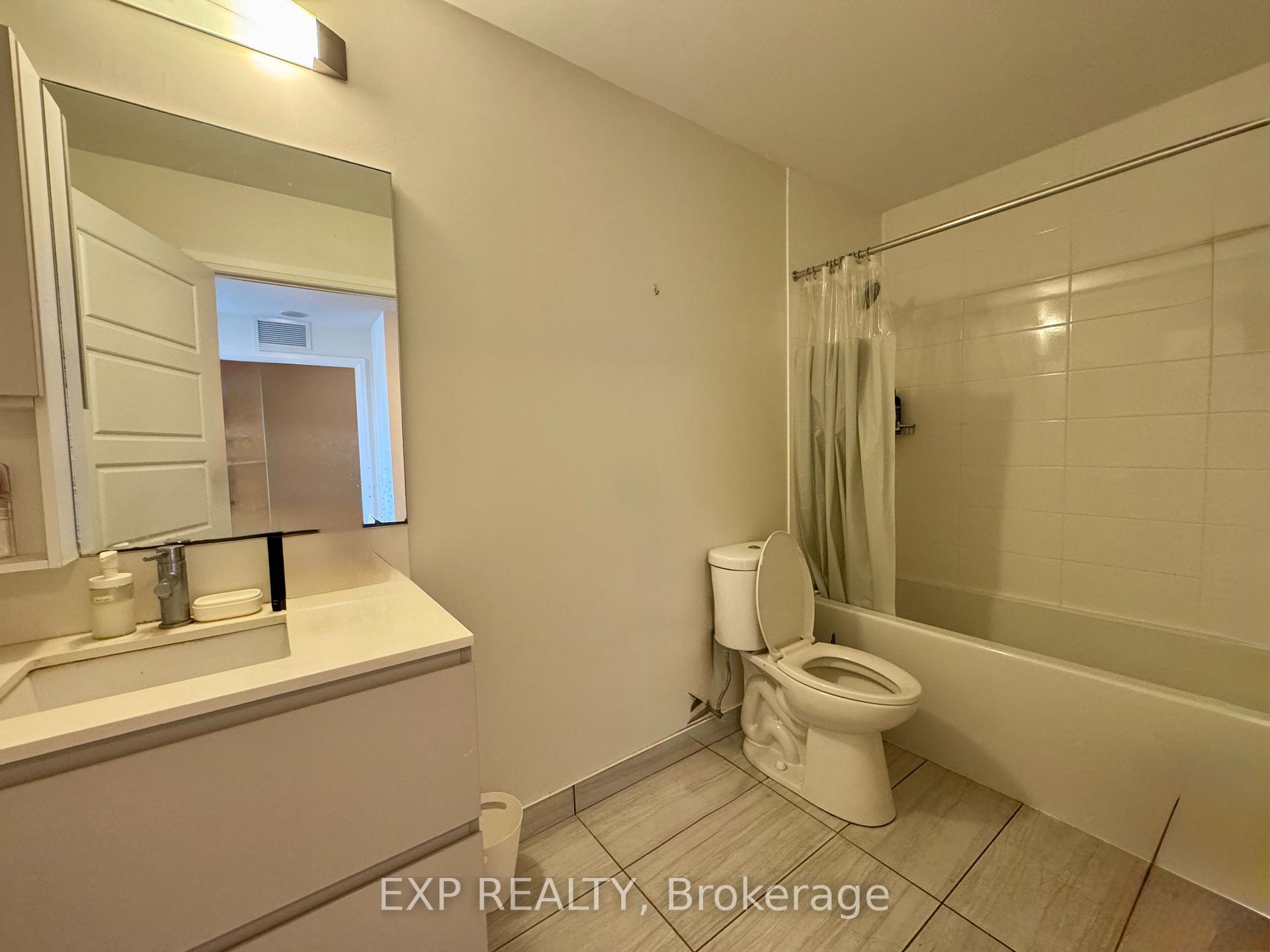 Photo 10 of Unit 321, 25 Water Walk Drive, Markham, Unionville — HOMEH