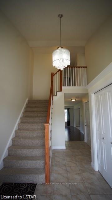 Photo 2 of 926 Grenfell Drive, London, North C — HOMEH