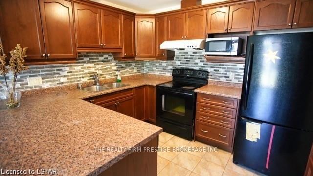 Photo 7 of 926 Grenfell Drive, London, North C — HOMEH
