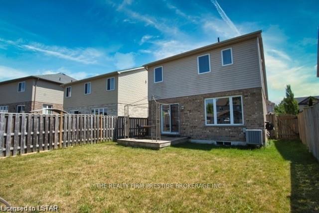 Photo 17 of 926 Grenfell Drive, London, North C — HOMEH