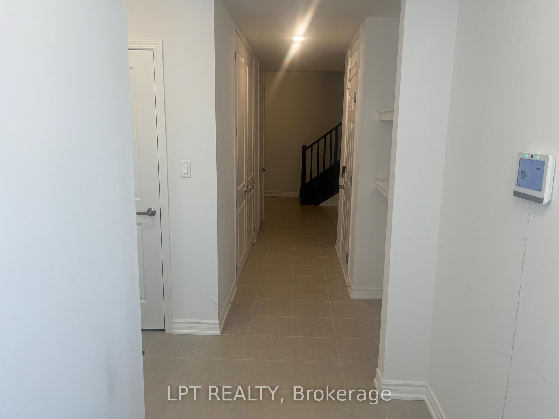 Photo 3 of 91 Vinewood Crescent, Barrie, Rural Barrie Southeast — HOMEH