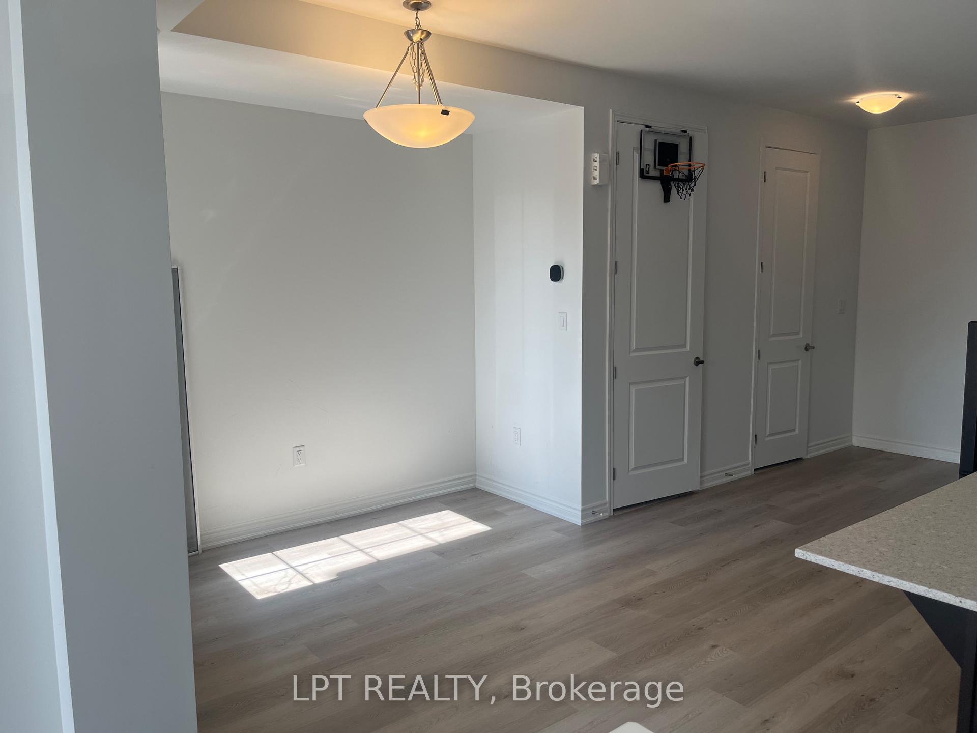 Photo 7 of 91 Vinewood Crescent, Barrie, Rural Barrie Southeast — HOMEH