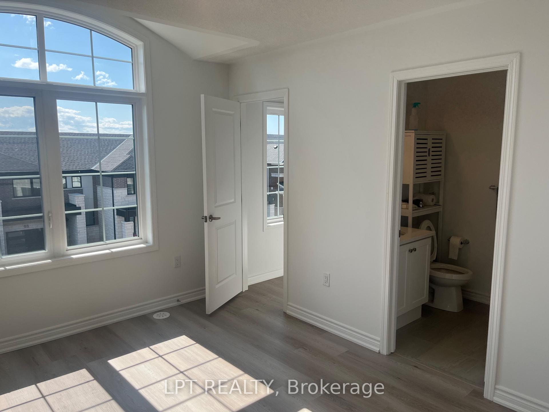 Photo 8 of 91 Vinewood Crescent, Barrie, Rural Barrie Southeast — HOMEH