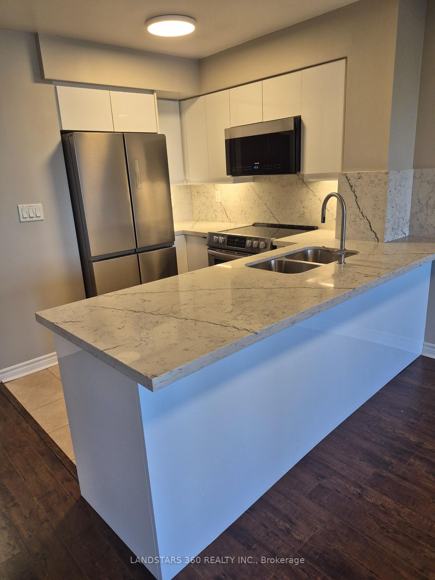 Photo 6 of Unit 607, 19 Barberry Place, North York, Bayview Village — HOMEH