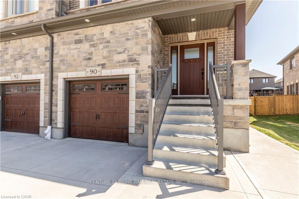 Photo 3 of 90 Hollybrook Trail, Kitchener, Doon South — HOMEH