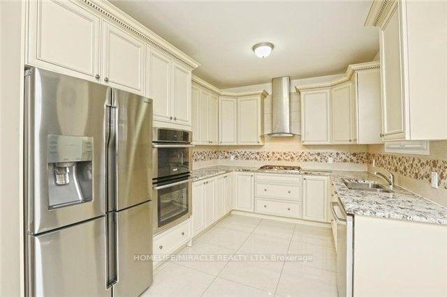 Photo 7 of 8 Arrowstone Court, Brampton, Sandringham-Wellington — HOMEH