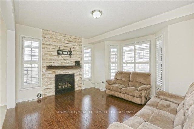 Photo 9 of 8 Arrowstone Court, Brampton, Sandringham-Wellington — HOMEH