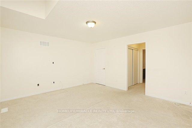 Photo 13 of 8 Arrowstone Court, Brampton, Sandringham-Wellington — HOMEH