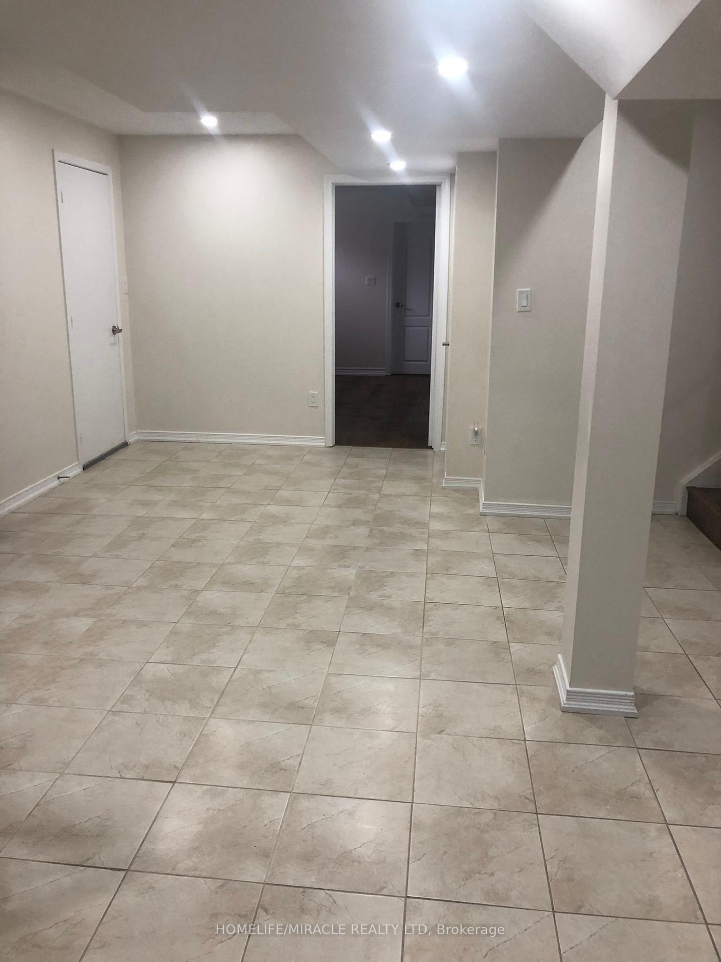 Photo 20 of 8 Arrowstone Court, Brampton, Sandringham-Wellington — HOMEH