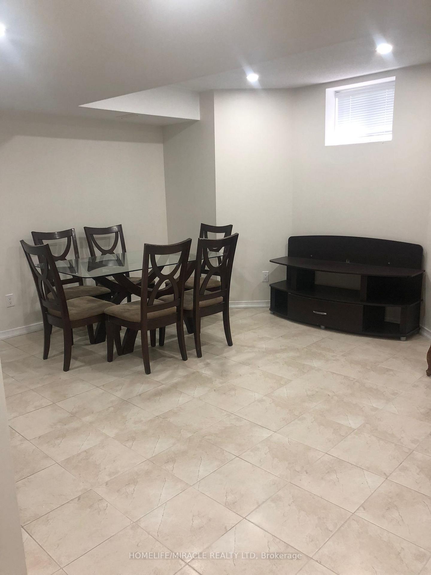 Photo 25 of 8 Arrowstone Court, Brampton, Sandringham-Wellington — HOMEH