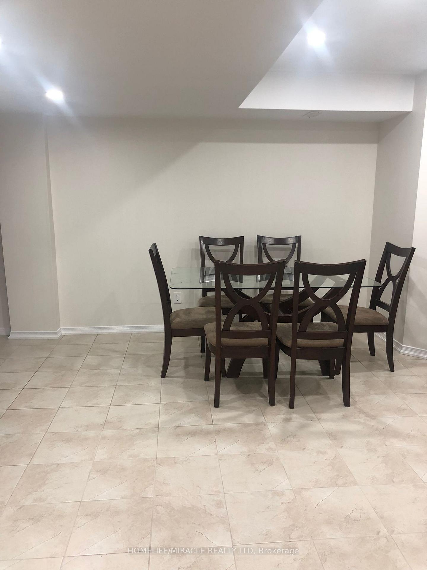 Photo 26 of 8 Arrowstone Court, Brampton, Sandringham-Wellington — HOMEH