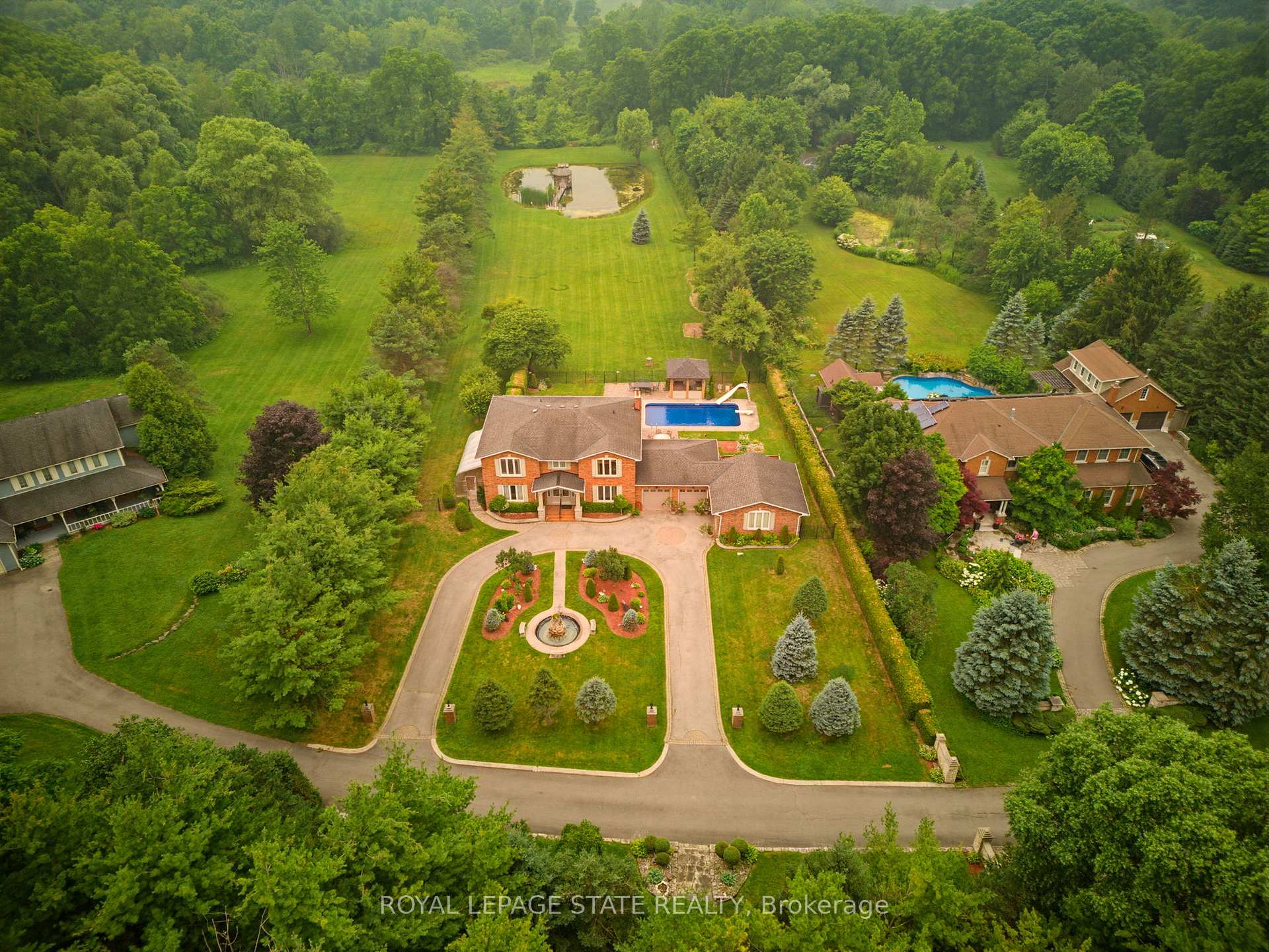 Photo 2 of 348 Shaver Road, Hamilton, Rural Ancaster — HOMEH