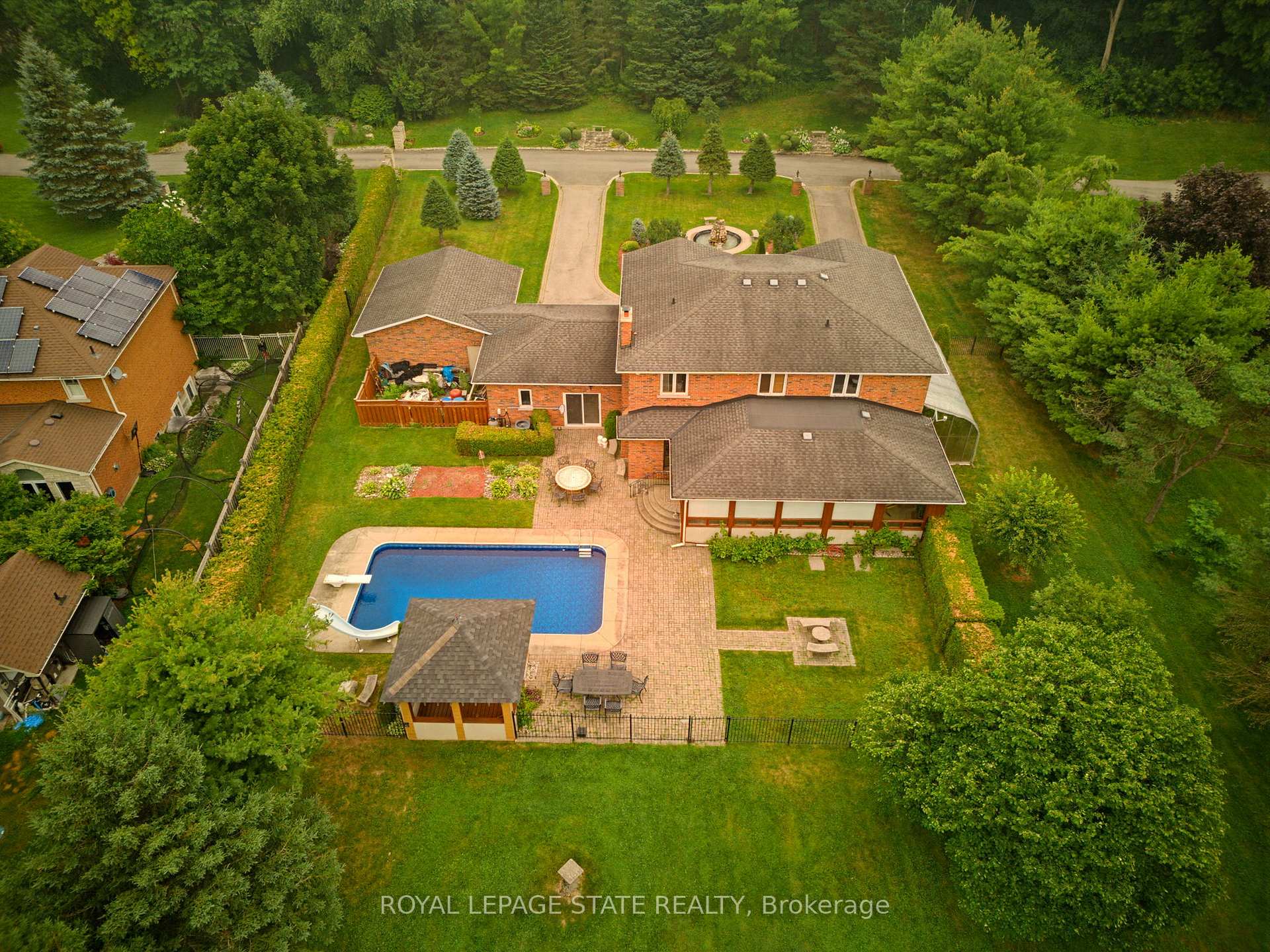 Photo 5 of 348 Shaver Road, Hamilton, Rural Ancaster — HOMEH