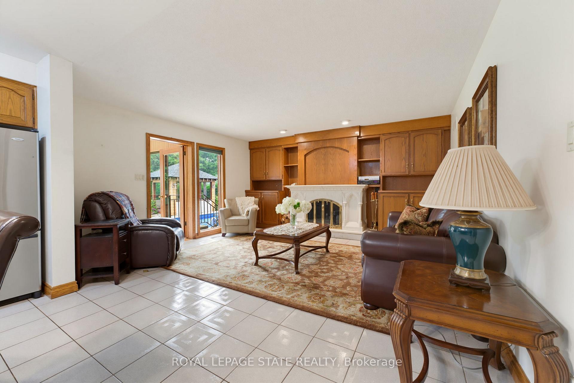 Photo 12 of 348 Shaver Road, Hamilton, Rural Ancaster — HOMEH
