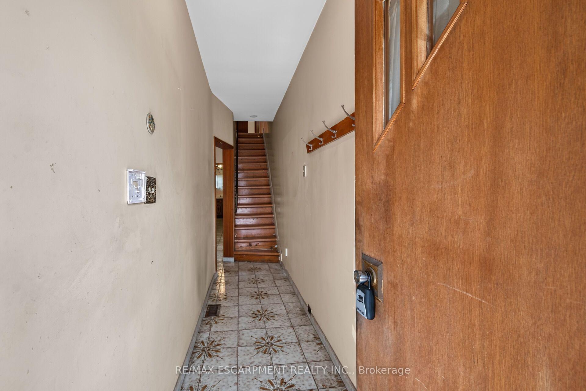 Photo 5 of 15 Kinrade Avenue, Hamilton, Stipley — HOMEH