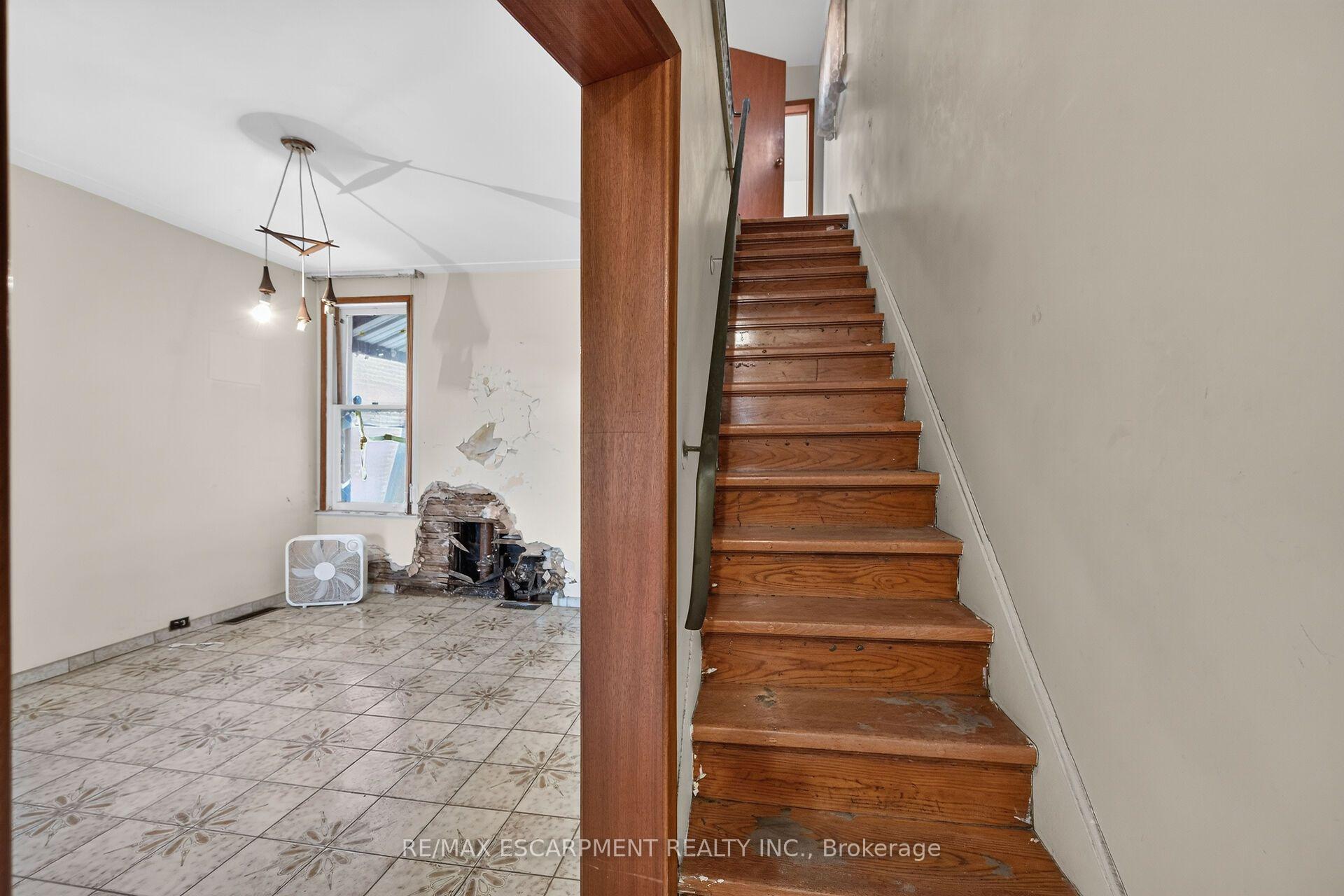 Photo 7 of 15 Kinrade Avenue, Hamilton, Stipley — HOMEH