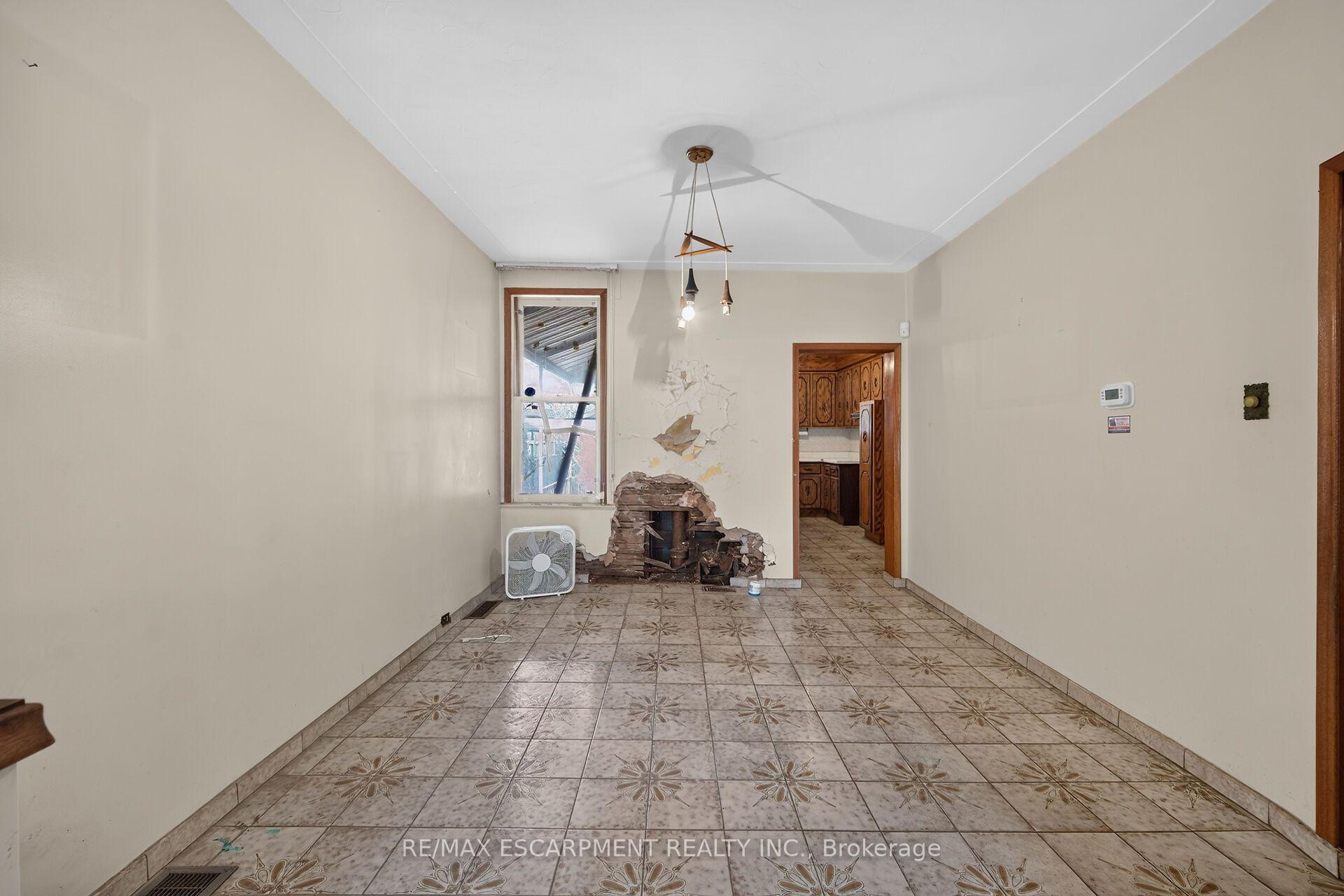 Photo 9 of 15 Kinrade Avenue, Hamilton, Stipley — HOMEH