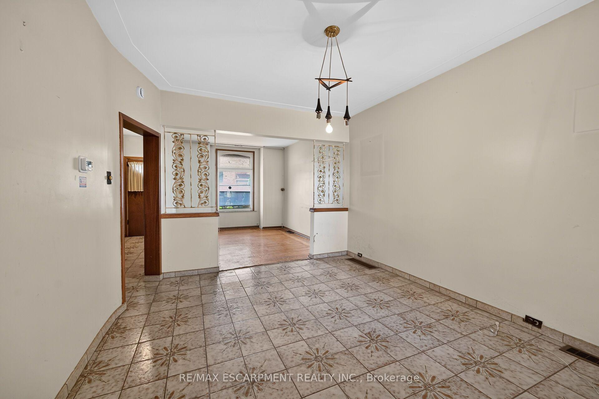 Photo 10 of 15 Kinrade Avenue, Hamilton, Stipley — HOMEH