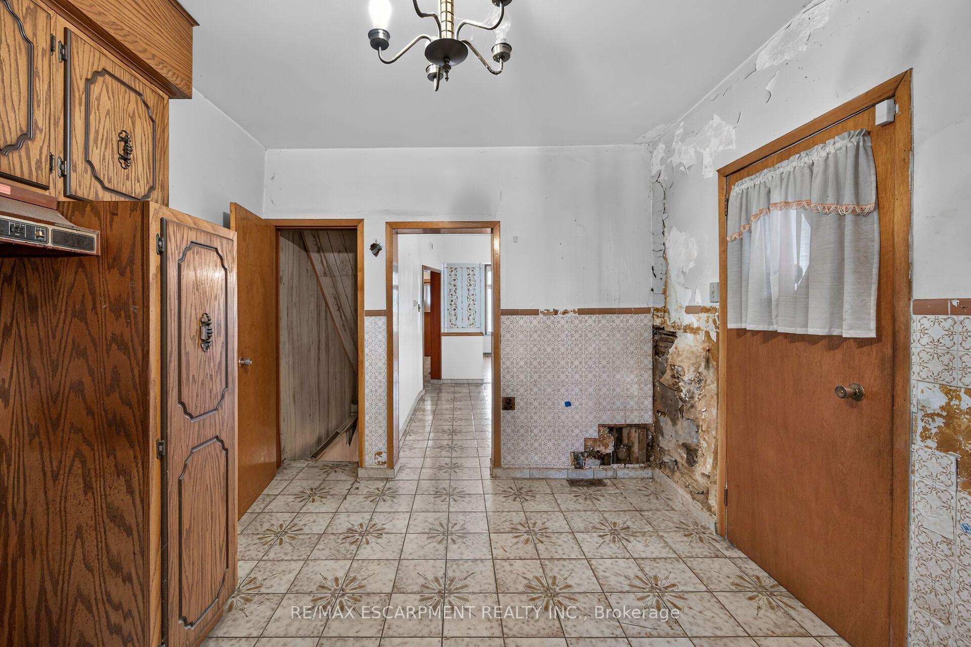 Photo 14 of 15 Kinrade Avenue, Hamilton, Stipley — HOMEH