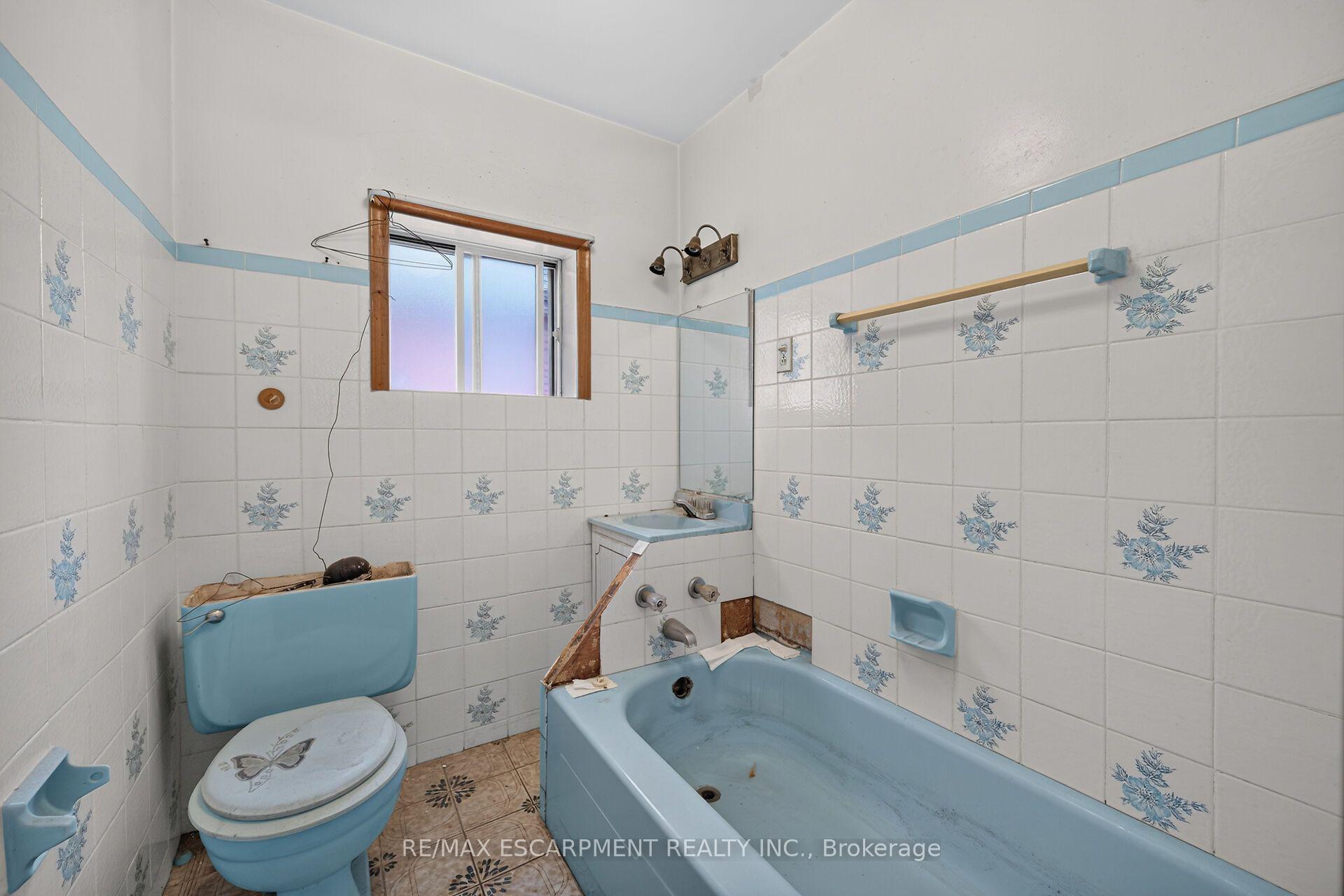 Photo 21 of 15 Kinrade Avenue, Hamilton, Stipley — HOMEH