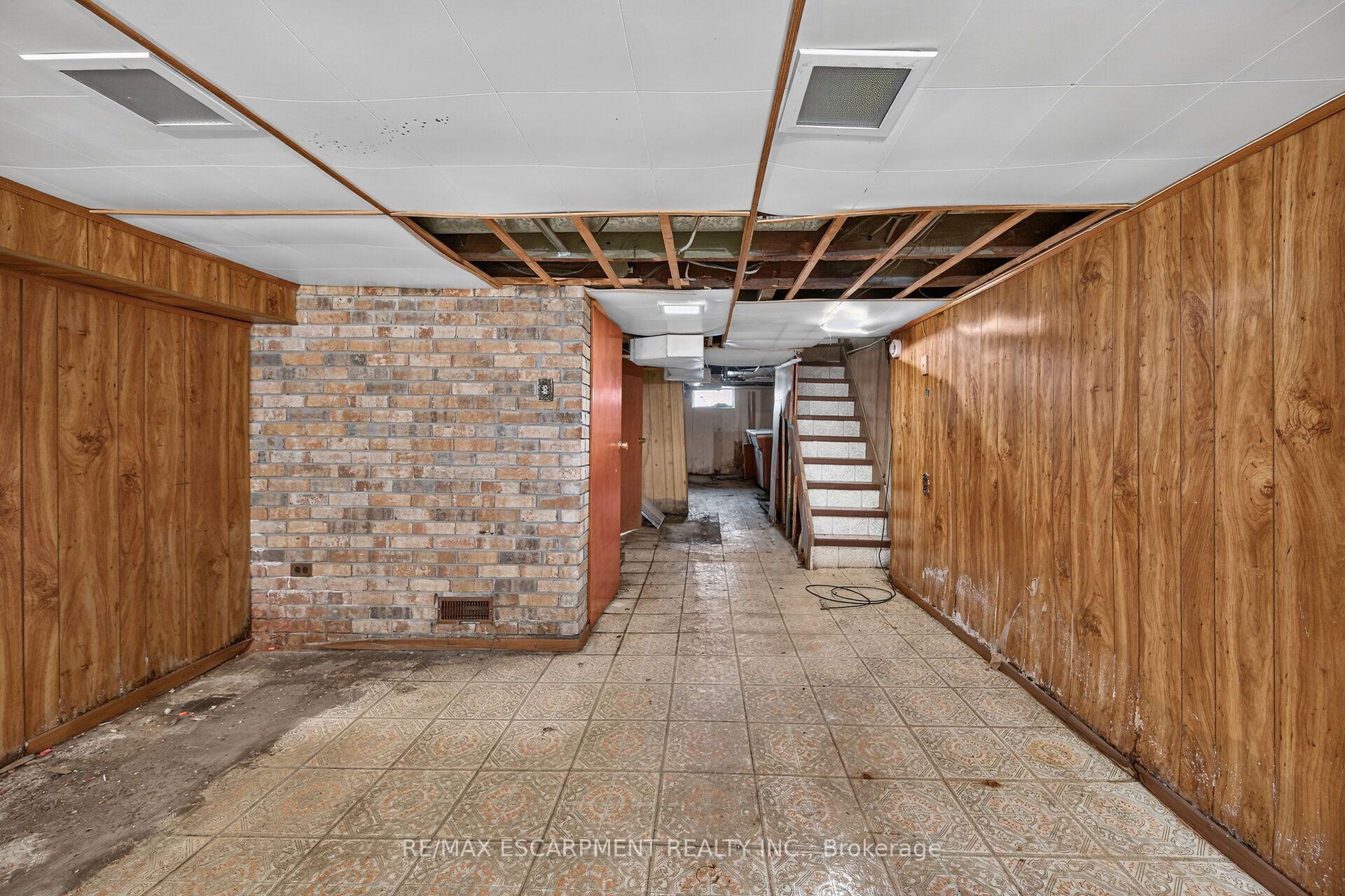 Photo 26 of 15 Kinrade Avenue, Hamilton, Stipley — HOMEH