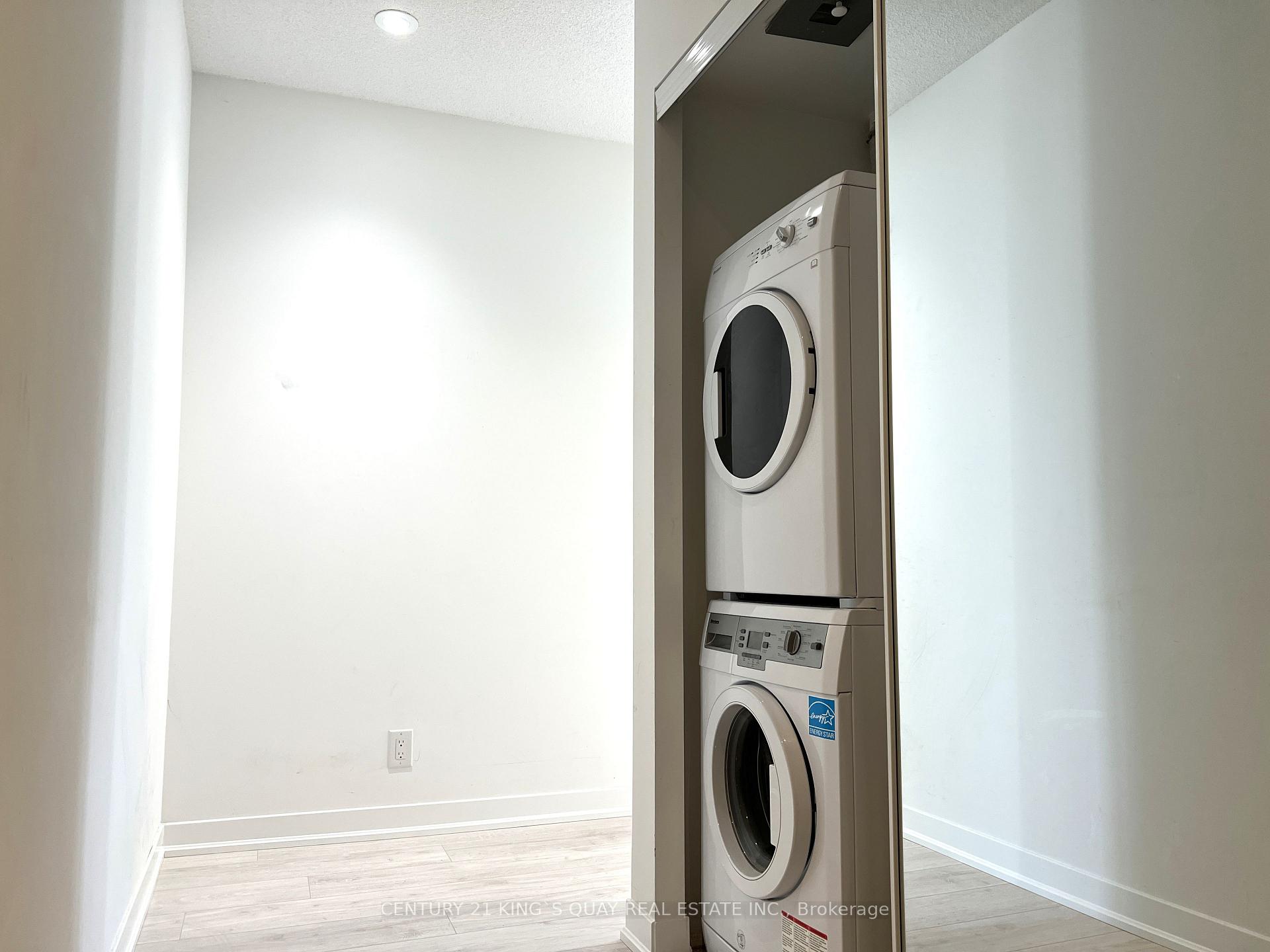 Photo 10 of Unit 2804, 100 Harbour Street, Toronto, Waterfront Communities — HOMEH
