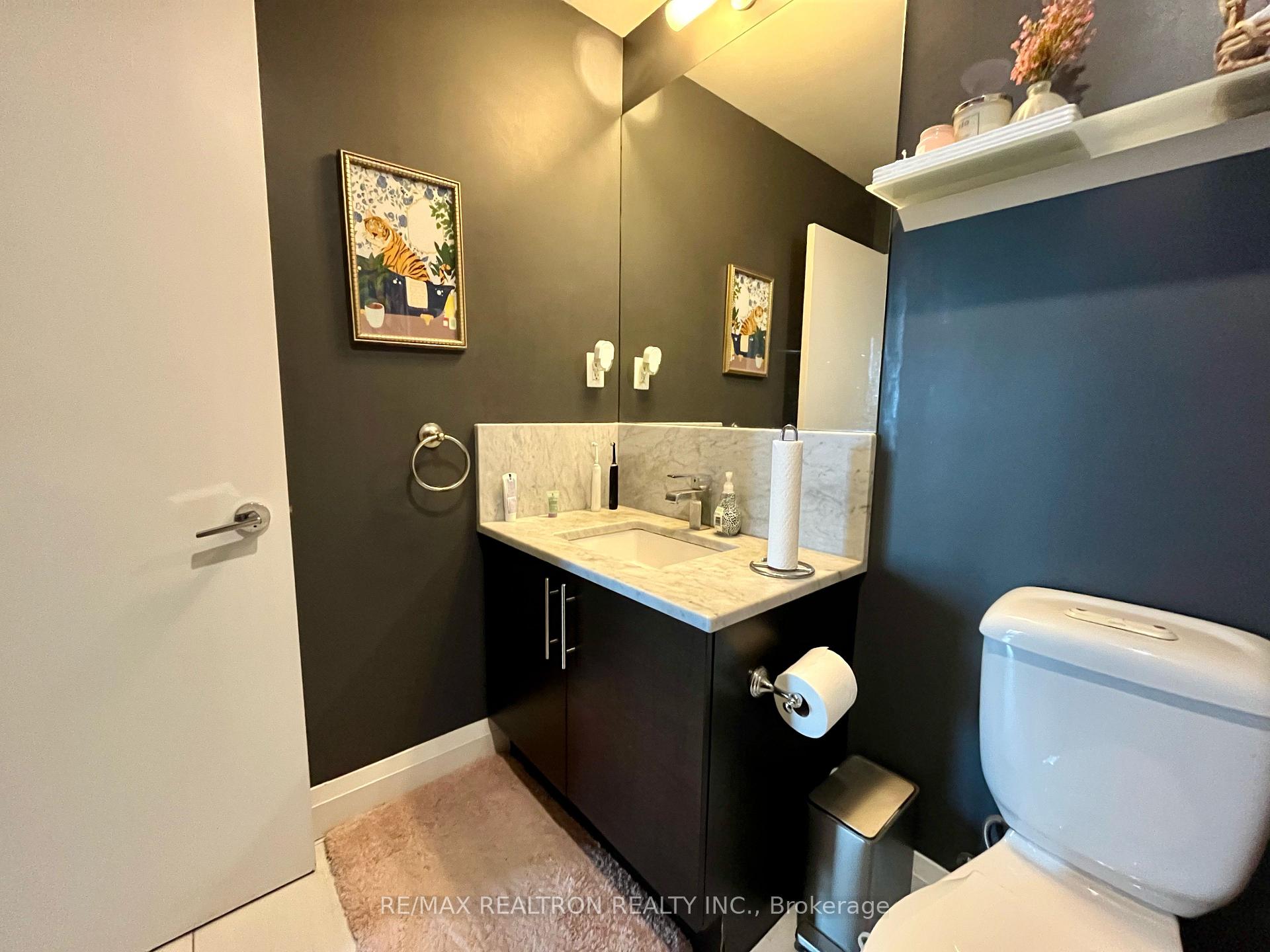 Photo 6 of Unit 1506, 83 Redpath Avenue S, Toronto, Mount Pleasant West — HOMEH